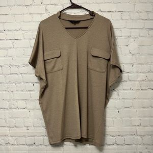 AMARYLLIS. TAN/SAND COLORED. OVER SIZED SWEATER WITH POCKETS. SIZE L